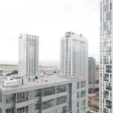 N2N Suites - Downtown Lake & City View Apartments Toronto Kültér fotó